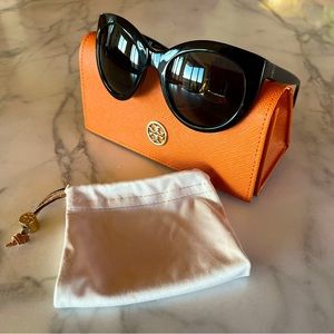 Tory Burch sunglasses black TY7115